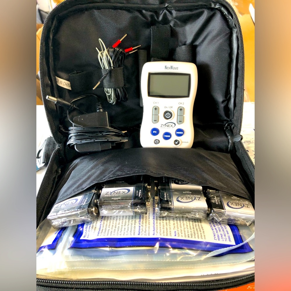 ZyNex Medical Tens NexWave Device With Case And Accessories